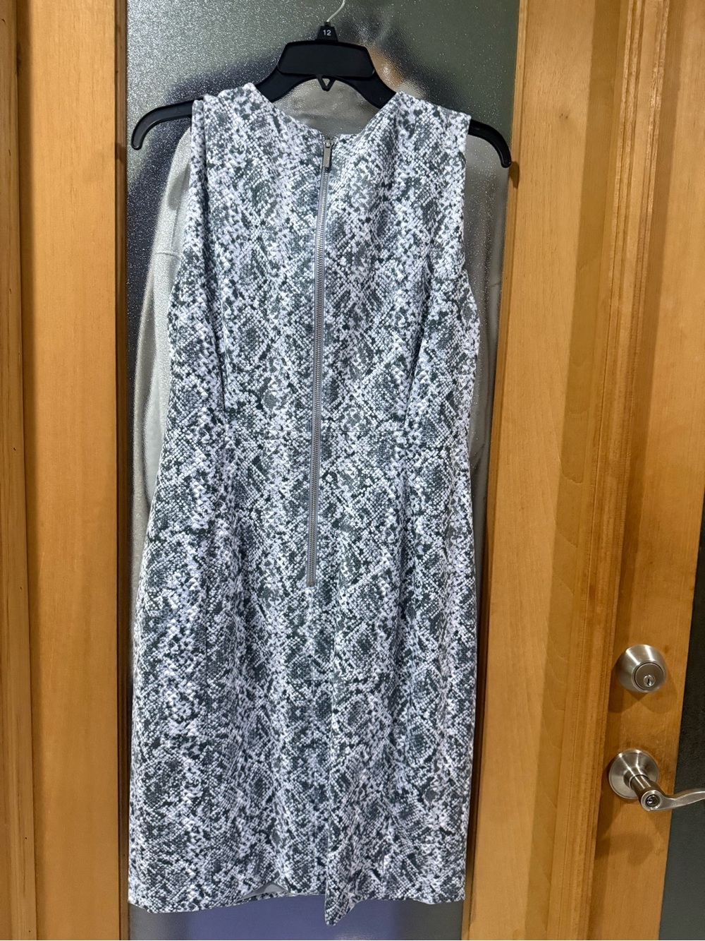 Calvin Klein Sleeveless Gray Black White Snake-Print Sheath Dress - Size 12 - Picture 2 of 6